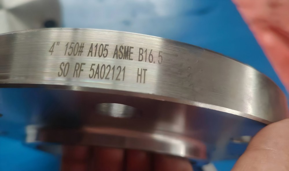 4INCH 150# A105 ASME B16.5 SO RF HT